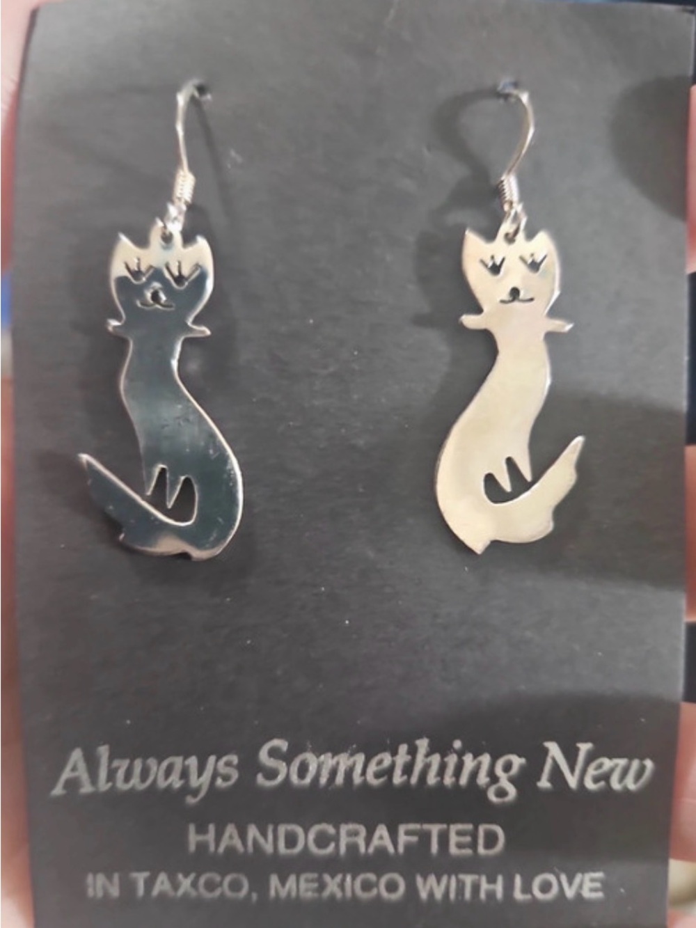 Hand crafted Silver Cat Silhouette Dangle Earrings Taxco Mexico